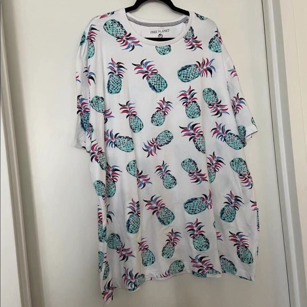 Men's Free Planet Pineapples Graphic Tee Size 4XL